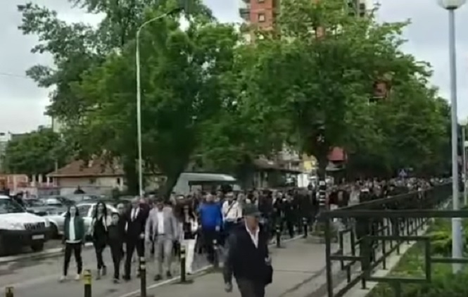 Kolektivno na glasanje u Severnoj Mitrovici
