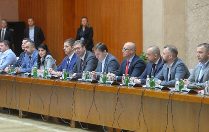 Vučić: Neće da može