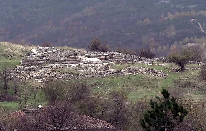 Sputnjik: Pravoslavnu crkvu u Novom Brdu pretvaraju u katoličku