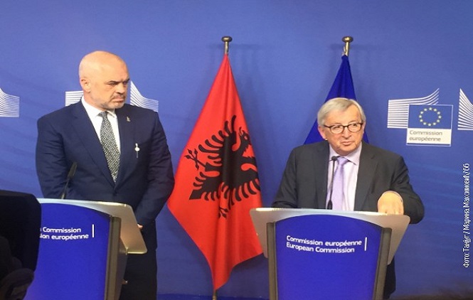 Junker: Prvo rešenje za KiM, onda ulazak u EU