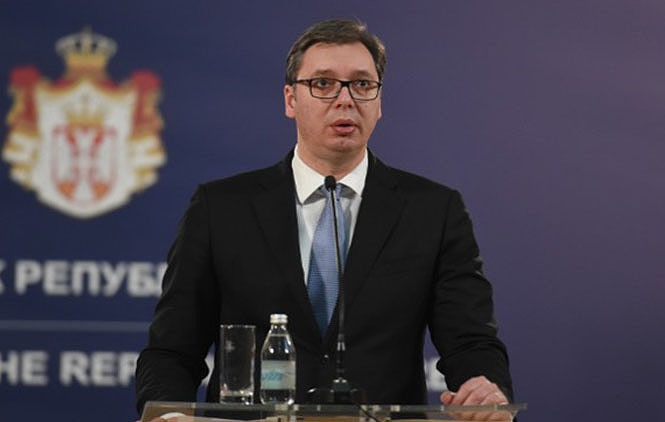 Vučić zahvalio Makronu na podršci za nastavak dijaloga
