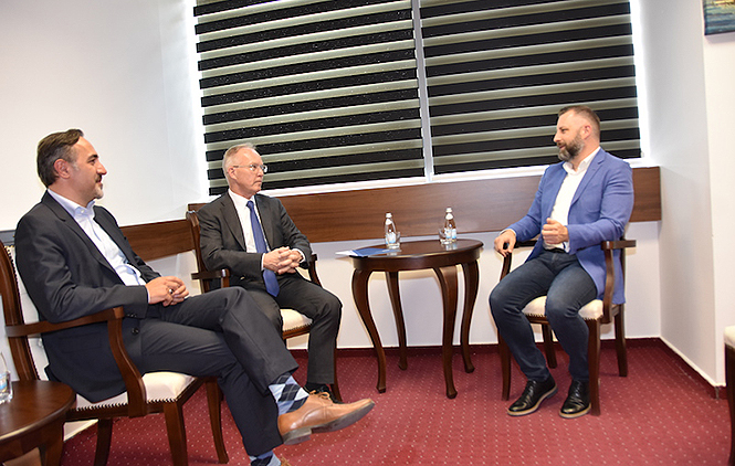 Jevtić sa predstavicima OEBS-a i UNHCR-a
