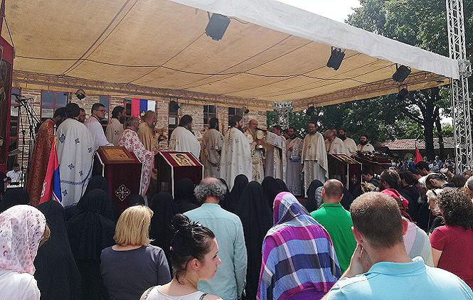 Mitropolit Amfilohije u Gračanici: Niste manjina, vi ste najsnažniji narod
