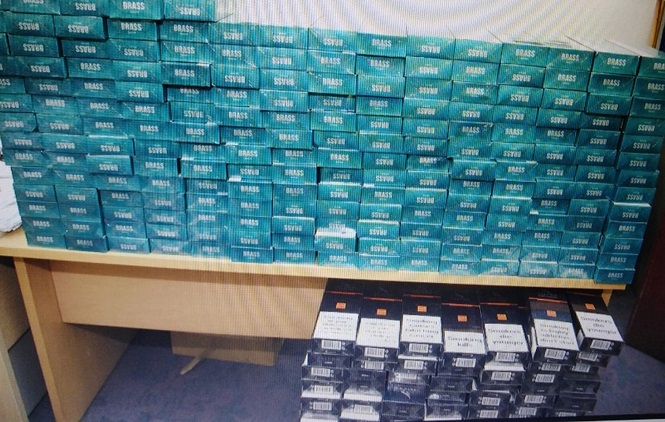Zaplenjeno preko 5.000 paklica cigareta pronađenih u automobilu Mitrovčanina
