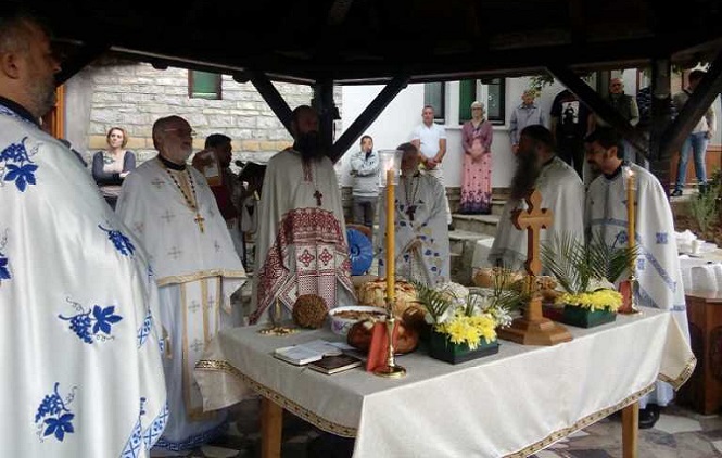 Veliki broj vernika u Zočištu povodom hramovne slave