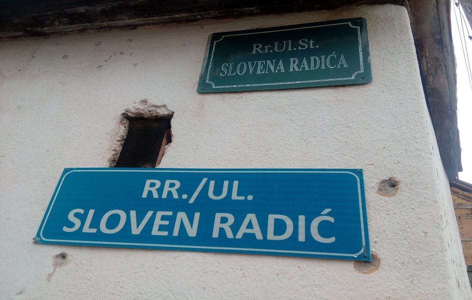 Orahovac: Nakratko skinuta tabla ulice “Slovena Radića”
