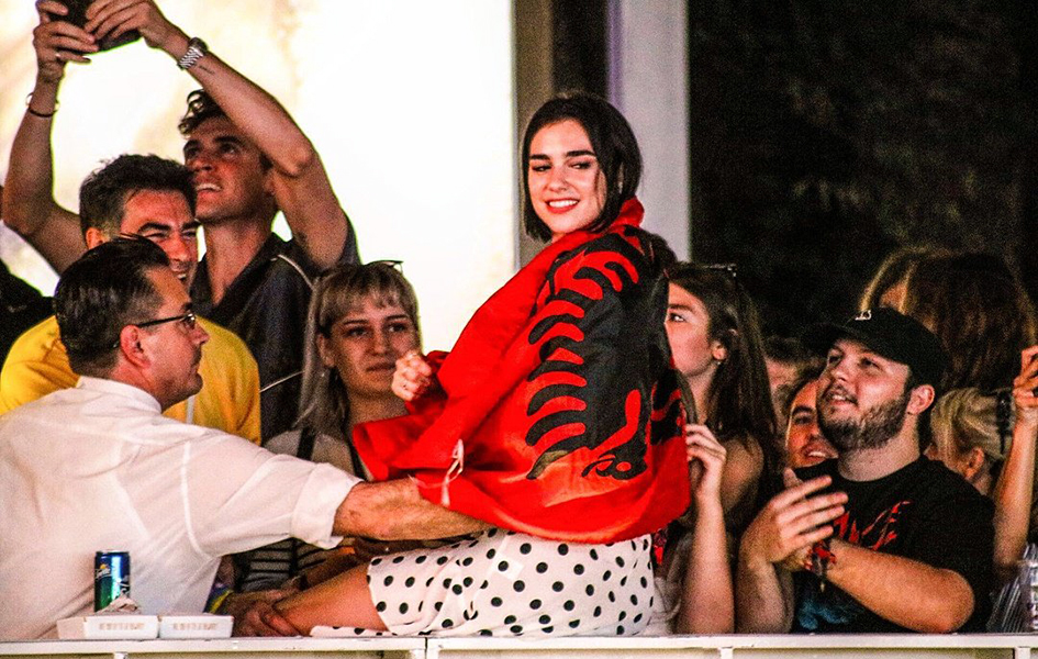 Dua Lipa promoviše velikoalbansku ideju