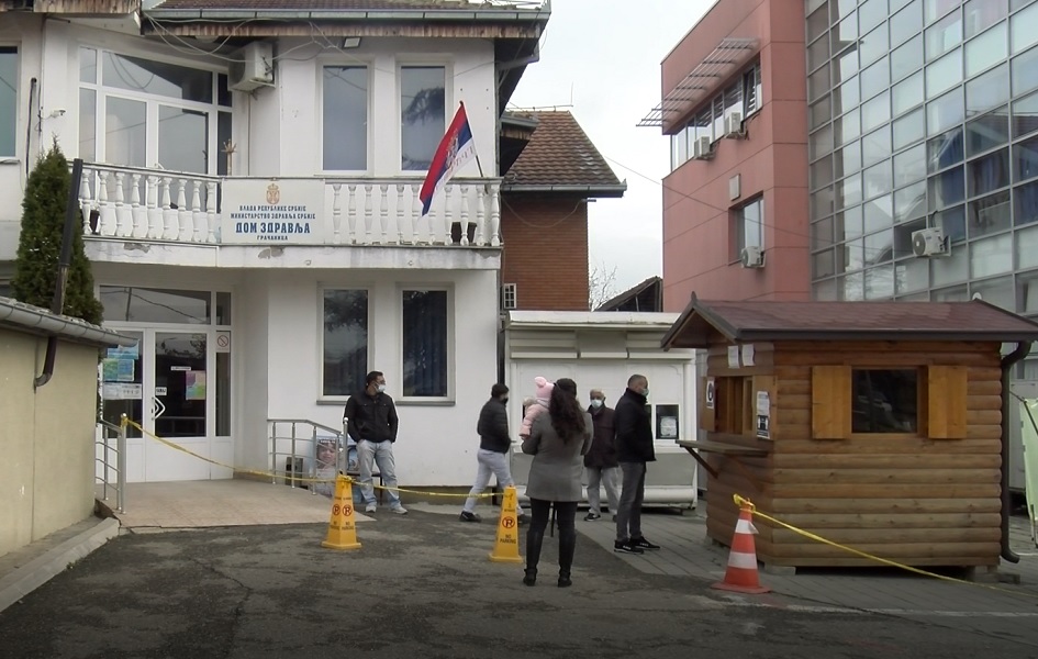 Dom zdravlja: Više pacijenata, simptomi kovida i sezonskog virusa slični