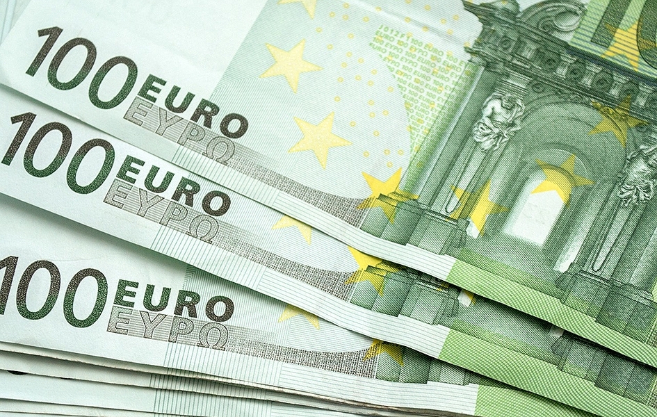 Vlada Srbije usvojila predlog zakona o isplati 100 evra mladima
