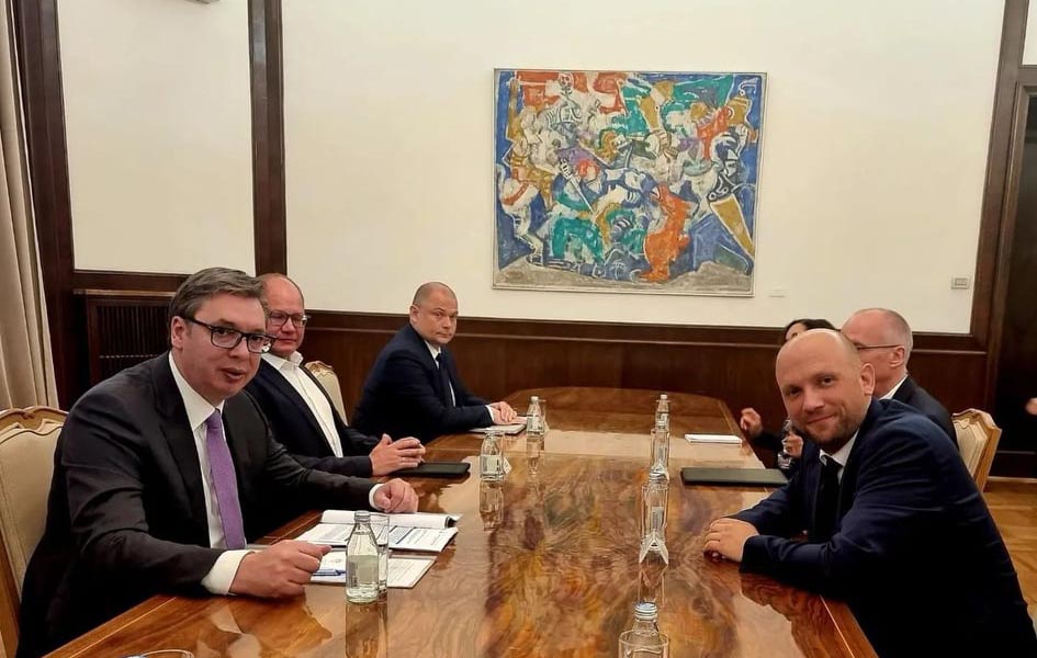 Vučić sa Zaracinom: Očekujemo pronalazak kompromisnog rešenja