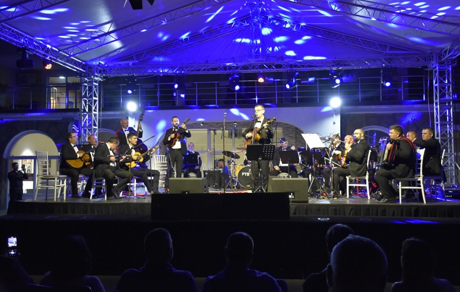 Narodni orkestar i tamburaši RTV Vojvodina: Dok je ljudi na Kosovu mi ćemo svirati