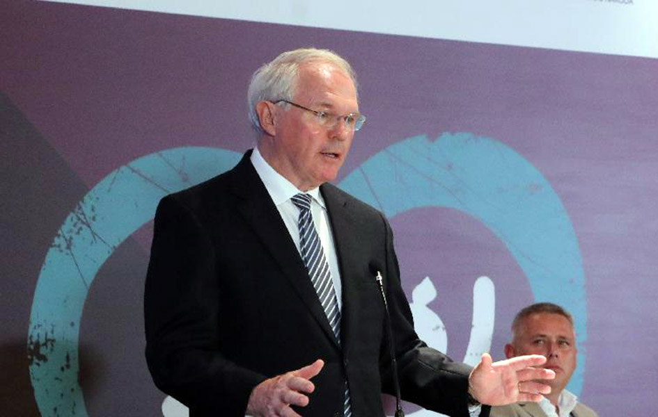 Hil: Čaša puna do pola, još dosta posla