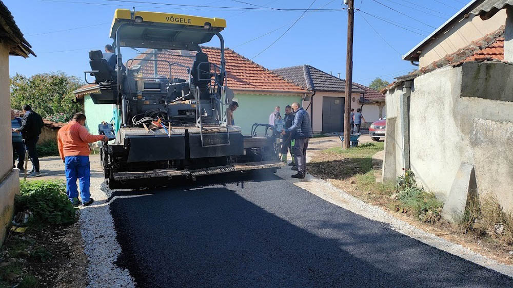 Asfaltiranje ulica u Gornjoj Gušterici