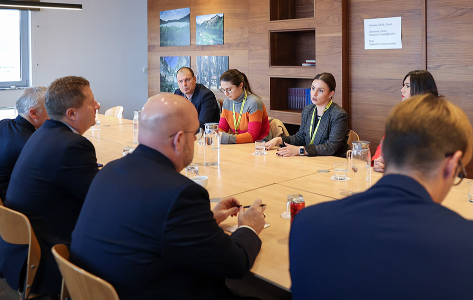 Sunjog i ambasadori Kvinte razgovarali sa predstavnicima NVO sa severa