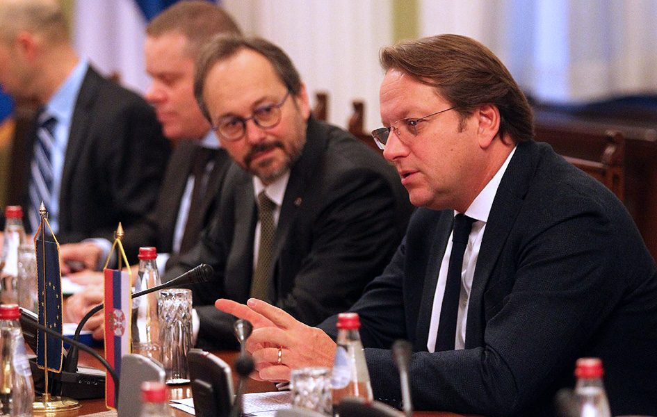 Varheji: Potrebna nam je Srbija za stolom na samitu u Tirani
