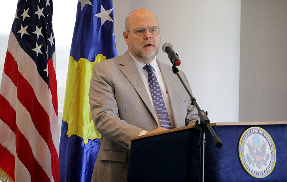 Hovenijer: Neprihvatljivi napadi na kosovsku policiju i Euleks