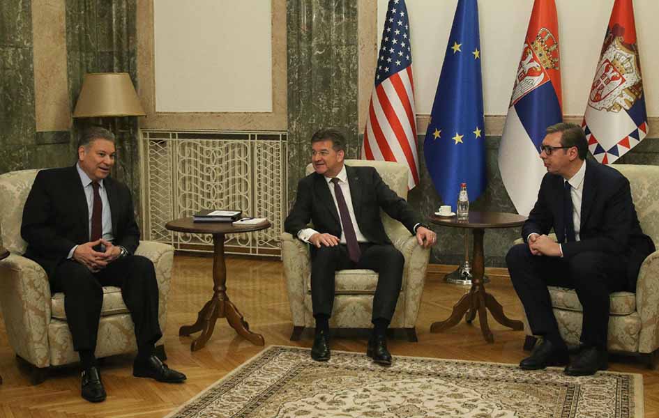 Vučić razgovarao sa Lajčakom i Eskobarom