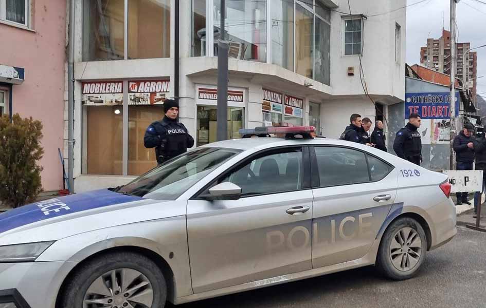 KP: Uhapšeni policajac je dobro tretiran, obezbedili smo mu potrebne lekove Kosovska policija na severu (Foto KoSSev)