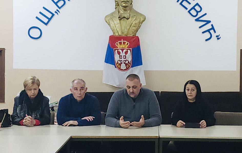 Zaporožac: Od ponedeljka redovna nastava za osnovce, srednje škole onlajn
