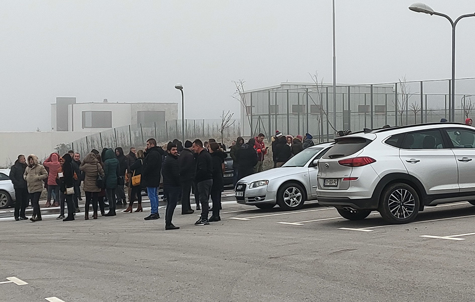 Laplje Selo: Organizovano na protest