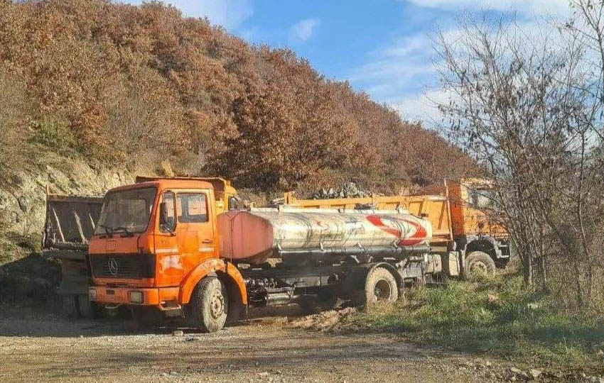 Skinute prve barikade – u Zubodolini i Varagama, opština Z.Potok