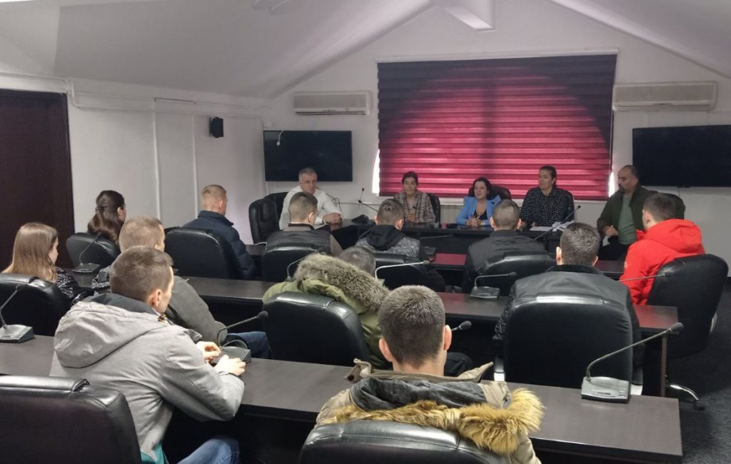 Više od hiljadu mladih sa KiM zaposleno u okviru programa ’’Moja prva plata’’