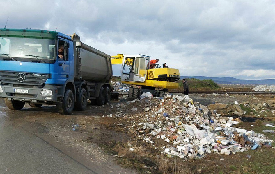 Počelo uklanjanje divlje deponije kod Lepine