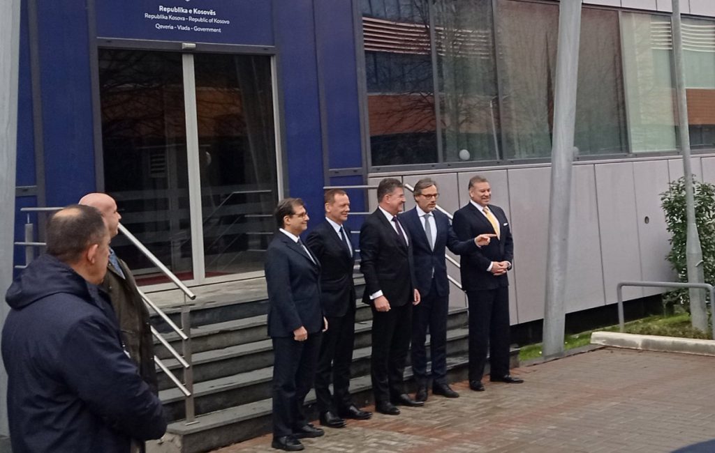 ’’Velika petorka’’ stigla na Kosovo, sastaju se sa Kurtijem