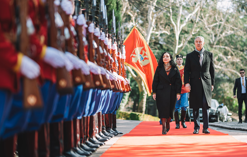 Osmani u Podgorici: Srbija jedina u regionu ne želi dobre odnose s Kosovom Vjosa Osmani i Milo Đukanović (Foto Fejsbuk/Vjosa Osmani)