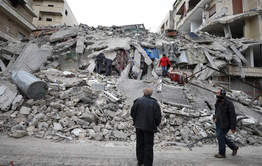 Na Kosovu Dan žalosti zbog žrtava zemljotresa u Turskoj i Siriji Ruševine nakon zemljotresa u Turskoj (Foto EPA-EFE/YAHYA NEMAH)