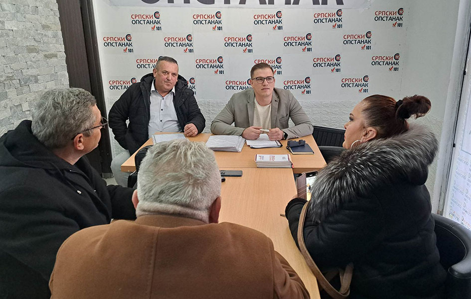 Arsenijević izneo niz optužbi na račun Trepče, sindikalci sa suprotnim tvrdnjama Sa konferencije o Trepči (Foto KoSSev)