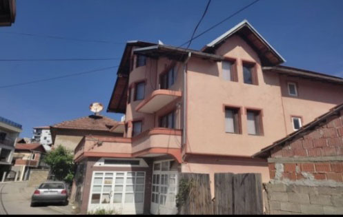 Zgrada Privredne komore u K.Mitrovici na licitaciji zbog neisplaćenih zarada zaposlenima Zgrada Privremene komore K. Mitrovici (Foto Privredna komora KiM)