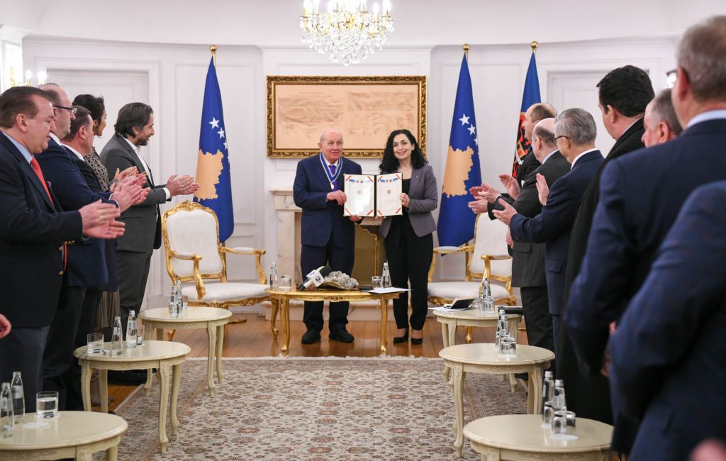 Osmani ordenom „Slobode“ odlikovala američko-albanskog aktivistu Džima Džemu