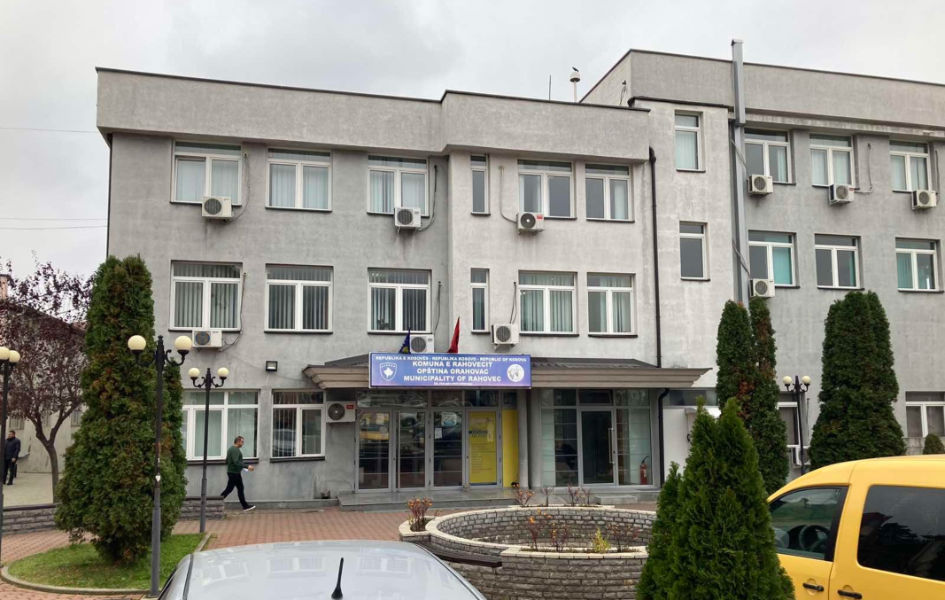 Javni pozivi u opštini Orahovac samo na albanskom jeziku