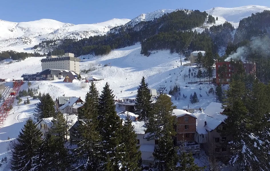 Petnaestogodišnja devojčica preminula nakon nesreće na skijanju