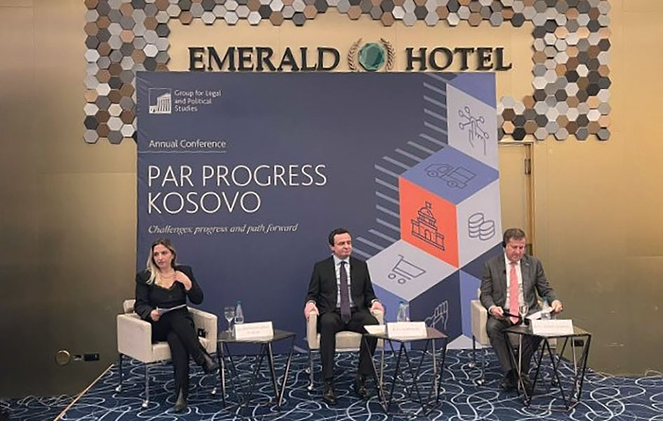 „Neophodna hitna reforma javne uprave“ Sa konferencije (Foto Ekonomia onlajn)