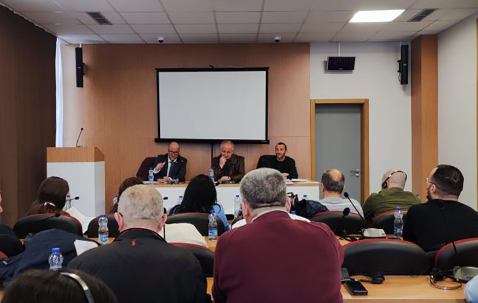 SO Severna Mitrovica: Iz budžeta izdvojeno 300.000 evra za pomoć građanima od posledica poplava Sa sednice SO Severna Mitrovica (Foto Radio Kontakt plus)