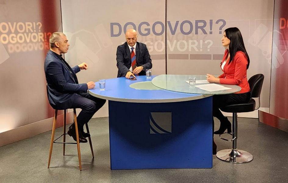 Jablanović: Produženje agonije. Šeholi: Crna lista SAD-a ako ne ispune tačku 7 Aleksandar Jablanović i Fatmir Šeholi u emisiji Dogovor Zorice Vorgučić (Foto Kim, Bojan Ćirković)