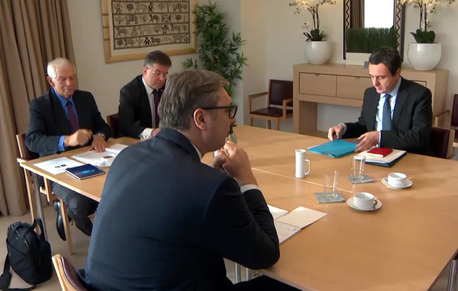 Subotić: EU neće tolerisati potpisivanje radi potpisivanja Detalj sa jednog od sastanaka Vučića i Kurtija sa evropskim posrednicima u Briselu (Printskrin audiovisual.ec.europa.eu)