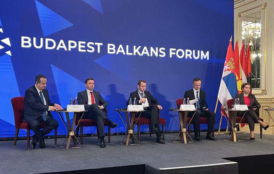 Osmani sa ministrima Srbije i Albanije o napretku dijaloga Beograda i Prištine Detalj sa Balkanskog foruma su Budimpešti (Foto Tviter@Budapest Forum)