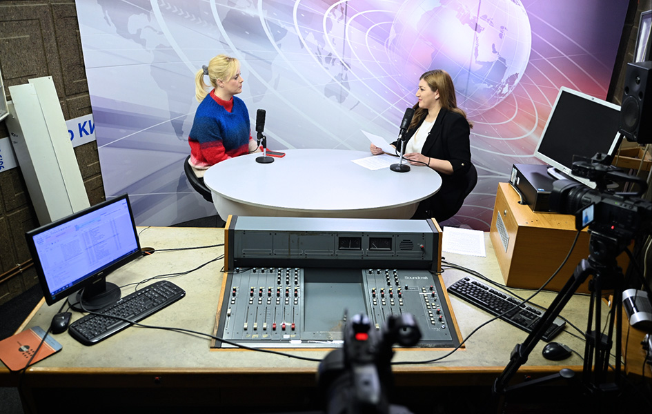 Podkast sa Žaklinom Tatalović: Uvek dobijem odgovor na pitanje Žaklina Tatalović i Aleksandra Arsić u podkastu Kim radija (Foto Kim/Bojan Ćirković)