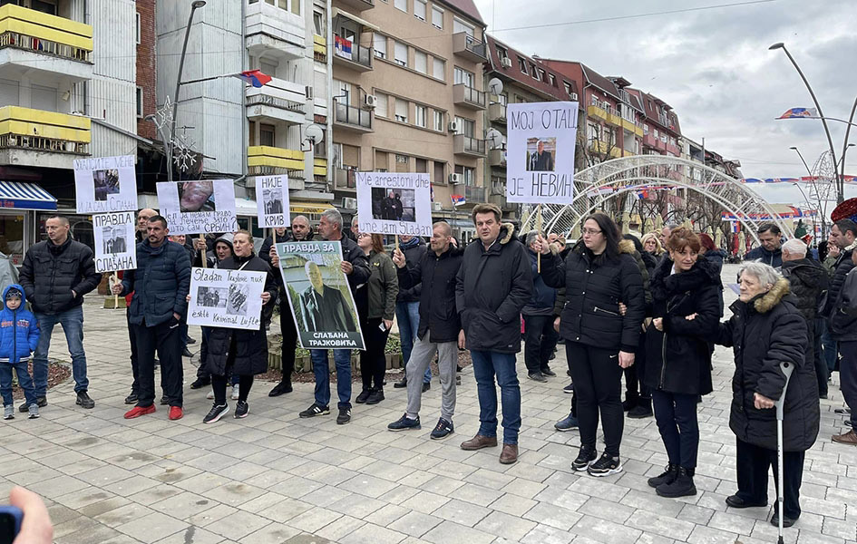 Slađanu Trajkoviću produžen pritvor za još dva meseca Sa protesta u Kosovskoj Mitrovici (Foto Kim)