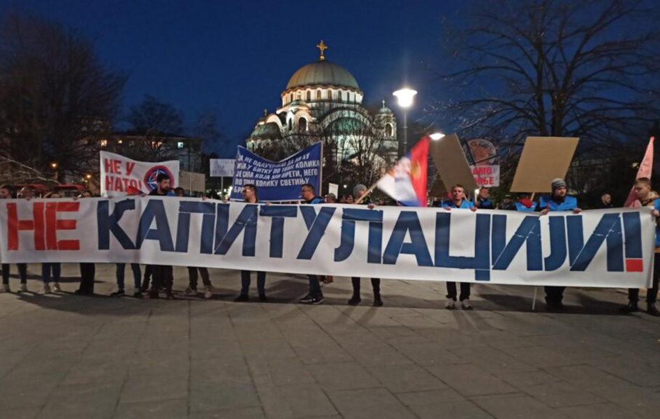 Održan skup desnice kod Predsedništva, okupljeni poručili: „Ne kapitulaciji“ Skup desnice kod Predsedništva (Foto N1)