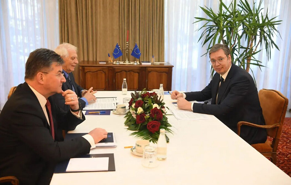 Vučić: Nekakav dogovor postignut, imam zrno zadovoljstva, ZSO prioritet Detalj sa sastanka Vučića. Borela i Lajčaka (Foto buducnostsrbijeav)