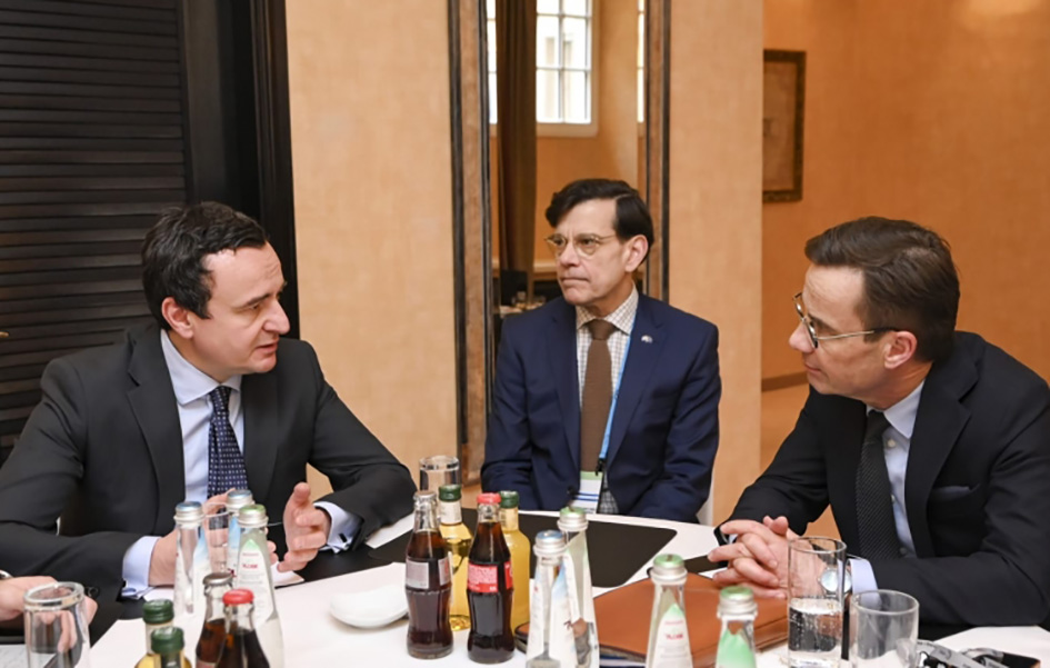 Kurti u Minhenu sa članovima Bundestaga, premijerima Litvanije i Švedske, sekretarom INTEPOL-a… (Foto Tviter, A.Kurti)