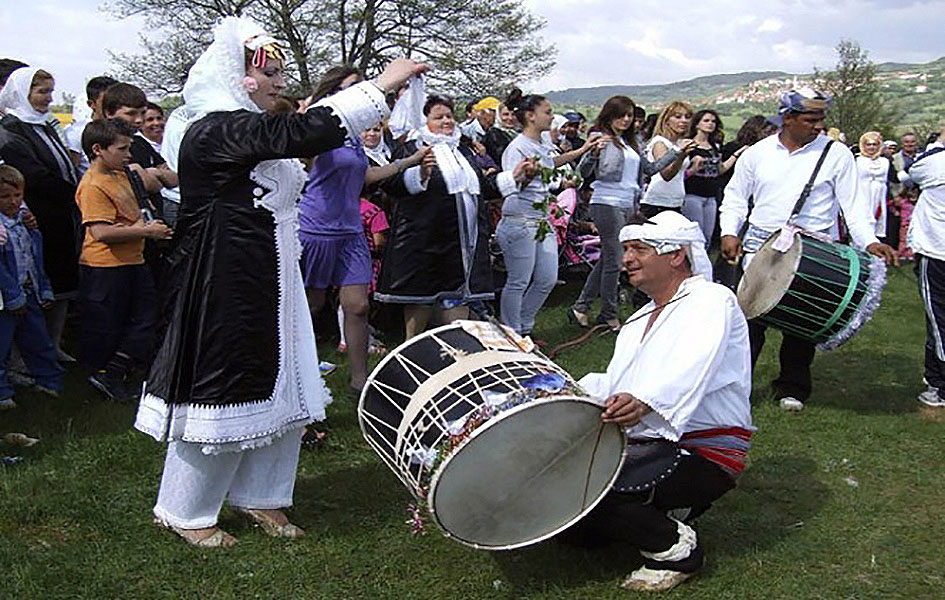 Sofija ponovo traži da Goranci na Kosovu dobiju status bugarske manjine Goranci tokom obeležavanja Đurđevdana (Foto Kim arhiva)
