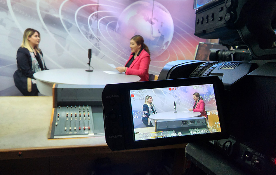 Ana Krstić u studiju Kim radija (Foto Kim/Bojan Ćirković)