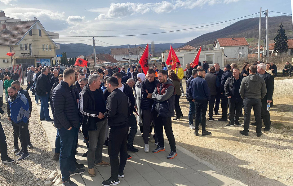 Južna Mitrovica: Protest protiv ZSO Sa protesta (Foto Ekonomia onlajn)