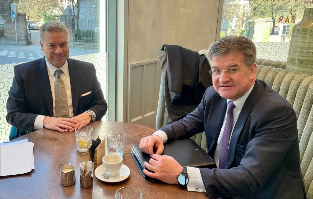 Lajčak sa Eskobarom: Neophodno primeniti sve postignute sporazume Gabrijel Eskobar i Miroslav Lajčak (Foto Tviter @MiroslavLajcak )