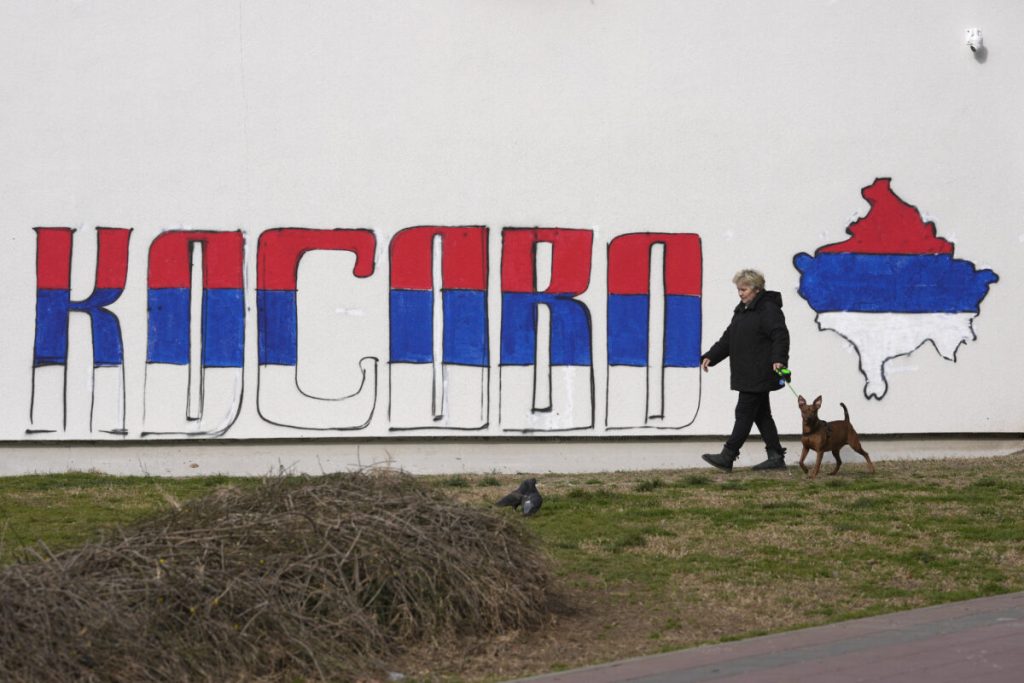 Opljačkana srpska kuća u Batusu kod Kosova Polja Batuse (Tanjug/AP Photo/Darko Vojinovic)